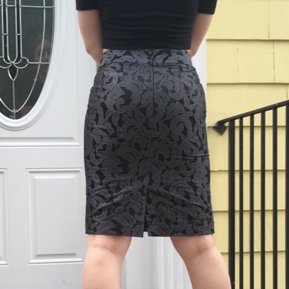 Banana Republic pencil skirt - Picture 3 of 5